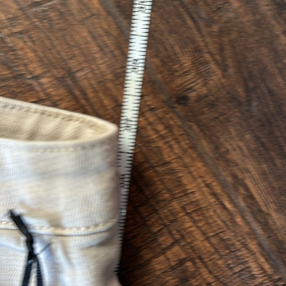 Prologue Tapered Mid-Rise Natural
Waist Pants
size 10 NWT LIGHT KHAKI sturdy - Picture 15 of 17